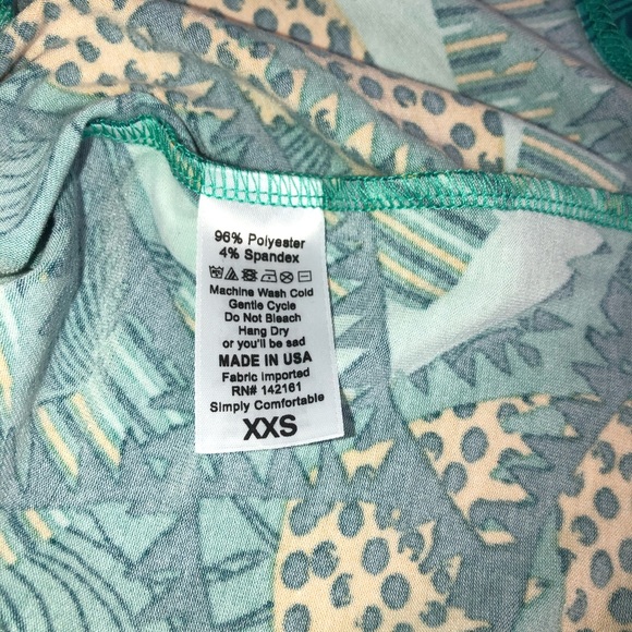 LULAROE || VIBRANT RANDY TOP💚 - Picture 5 of 6